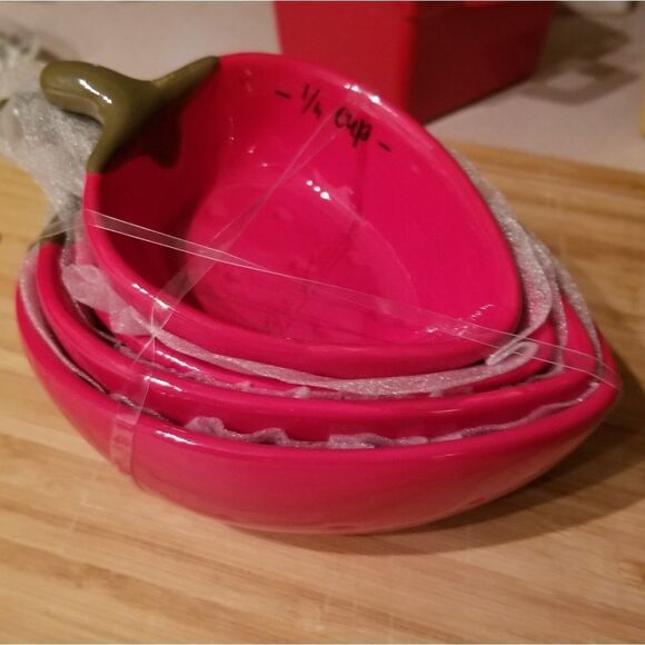 Ashland Very Berry Measuring Cups Set of 4 - Picture 4 of 4